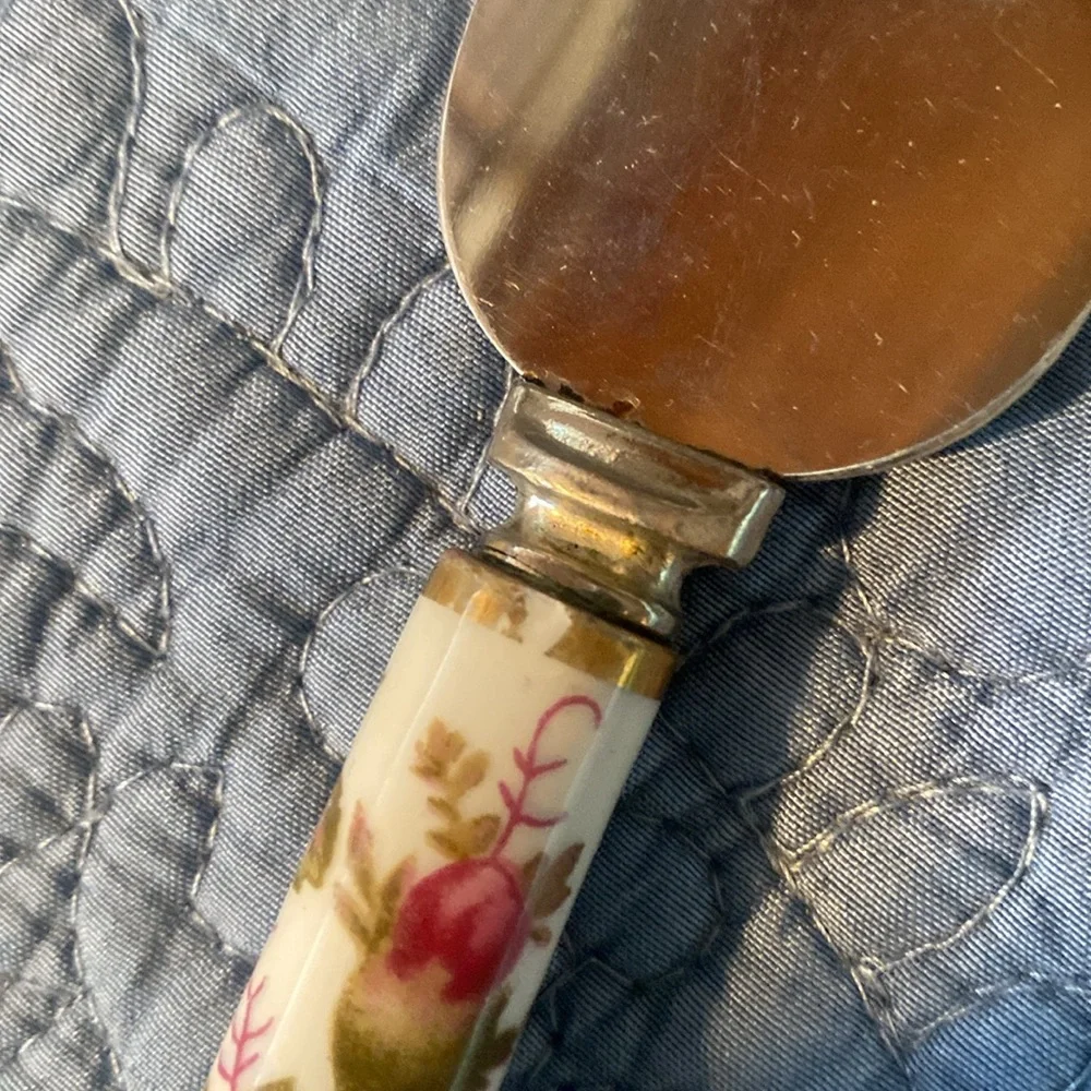 Vintage Sheffield Made In England Gold Trim Porcelain Handle Hostess Serving Set